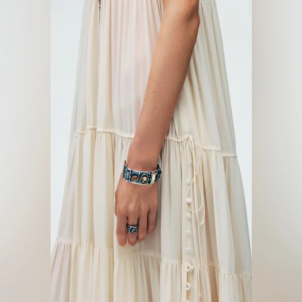 Zara collection 2023 Slip Dress
Cream Maxi Dress
Zara studio - Picture 5 of 16